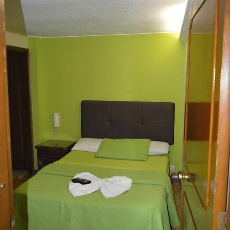 Hotel Las Palmas Fontibon Богота Екстериор снимка