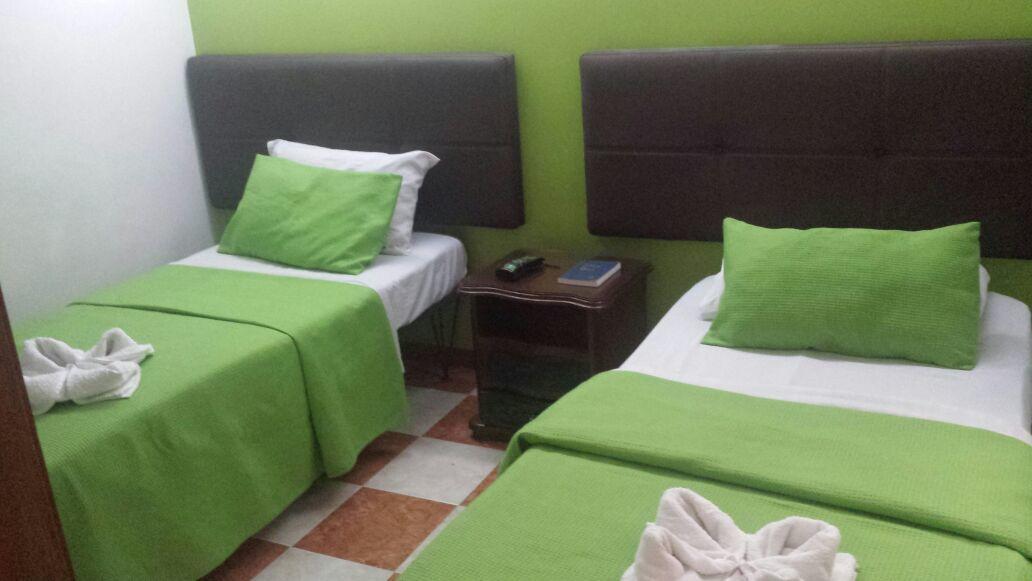 Hotel Las Palmas Fontibon Богота Екстериор снимка