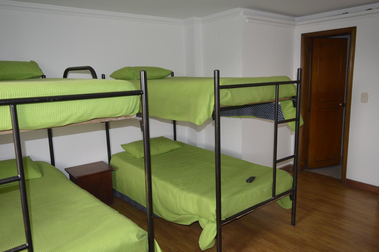 Hotel Las Palmas Fontibon Богота Екстериор снимка